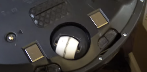 metal contacts on Roomba